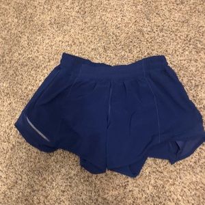 Lululemon Hotty hot shorts 4” blue
